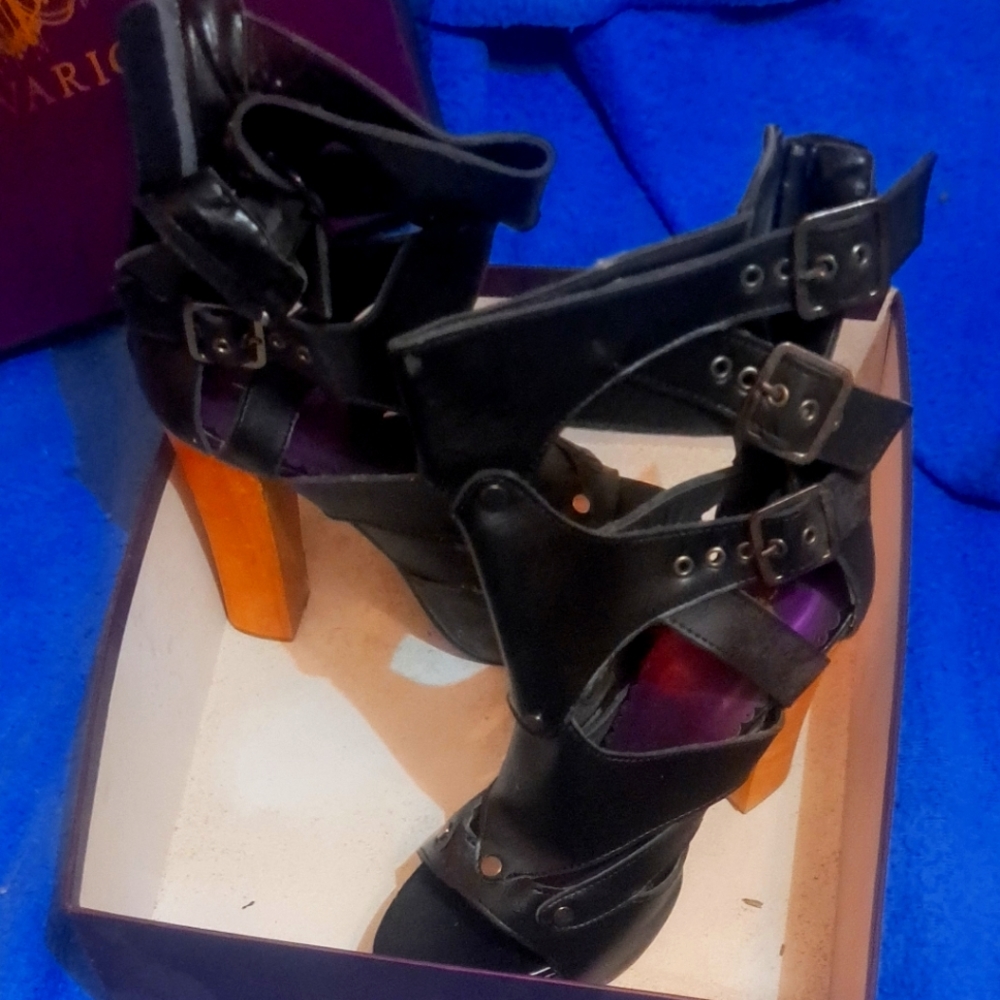 Dress shoes